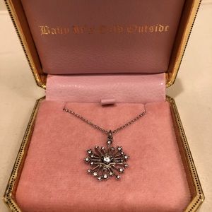 JUICY COUTURE LIMITED EDITION SNOWFLAKE NECKLACE